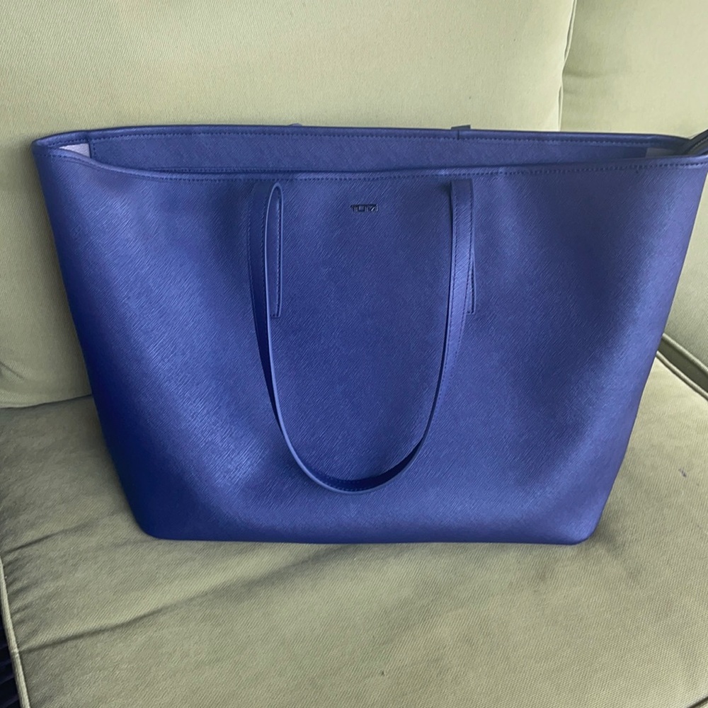 TUMI- Everyday Tote Leather